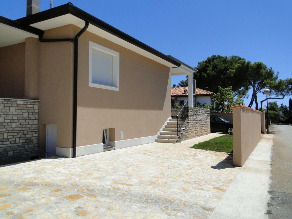 Apartment Pino Umag Exterior photo